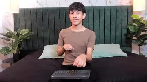 Snapshot of pierre_leroy_ chatting on July 26, 2026, 3:36 am Pierre Leroy online show from July 26, 2026, 3:36 am