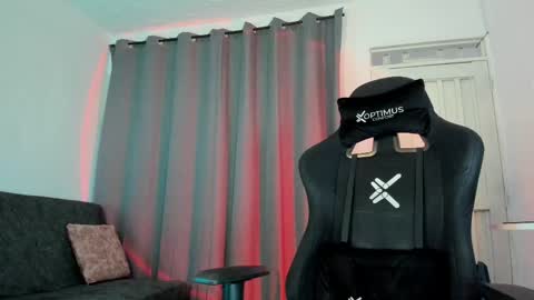 Pierre online show from November 7, 2025, 10:10 pm