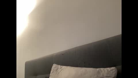 pierrot462900 online show from November 3, 2025, 9:43 am