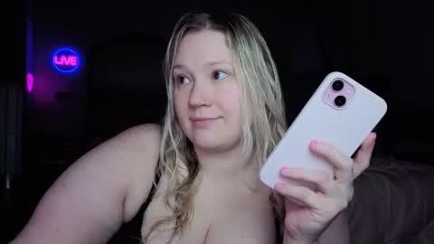 Snapshot of piggyrose chatting on April 7, 2026, 1:17 am Piggy Rose online show from April 7, 2026, 1:17 am