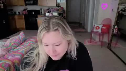 Snapshot of piggyrose chatting on August 2, 2026, 2:48 pm Piggy Rose online show from August 2, 2026, 2:48 pm