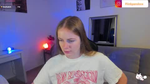 Snapshot of piinkpandora chatting on October 6, 2025, 8:06 pm PiinkPandora online show from October 6, 2025, 8:06 pm