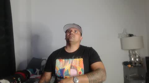 Snapshot of pikoro_gomez chatting on December 21, 2024, 1:36 am pikoro_gomez online show from December 21, 2024, 1:36 am