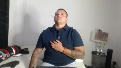 Snapshot of pikoro_gomez chatting on March 4, 2025, 10:49 pm pikoro_gomez online show from March 4, 2025, 10:49 pm