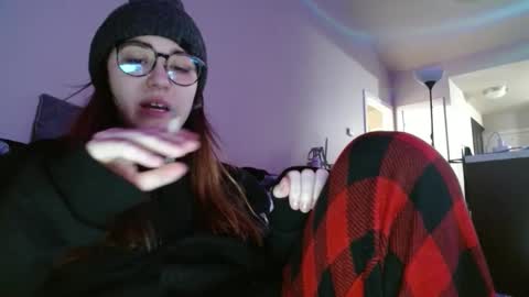 Snapshot of pillogoddess chatting on February 10, 2025, 12:18 pm PilloGoddess online show from February 10, 2025, 12:18 pm