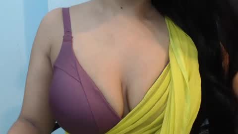 Snapshot of pilowprincess chatting on June 2, 2026, 6:54 pm Sayra online show from June 2, 2026, 6:54 pm