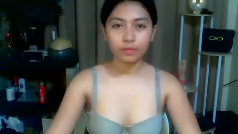 Snapshot of pinay_aangel chatting on April 5, 2026, 5:26 am pinay_aangel online show from April 5, 2026, 5:26 am