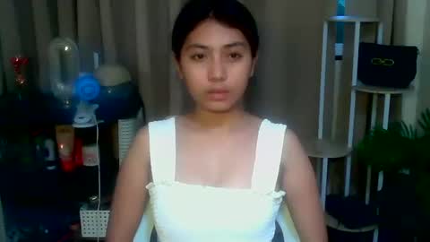 Snapshot of pinay_aangel chatting on April 6, 2026, 7:53 am pinay_aangel online show from April 6, 2026, 7:53 am