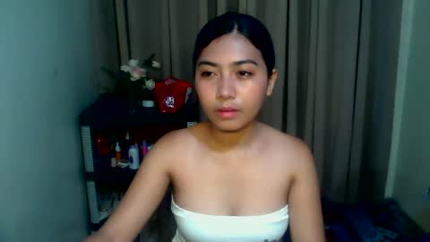 Snapshot of pinay_aangel chatting on May 19, 2026, 10:43 am pinay_aangel online show from May 19, 2026, 10:43 am