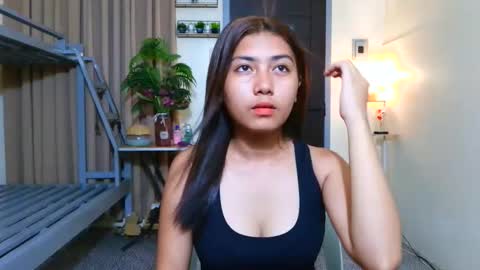 Snapshot of pinay_aangel chatting on June 1, 2026, 7:32 am pinay_aangel online show from June 1, 2026, 7:32 am