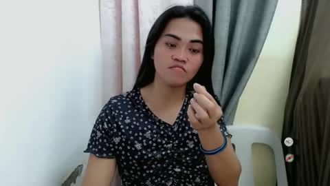 pinay_cristine online show from October 27, 2025, 2:32 pm