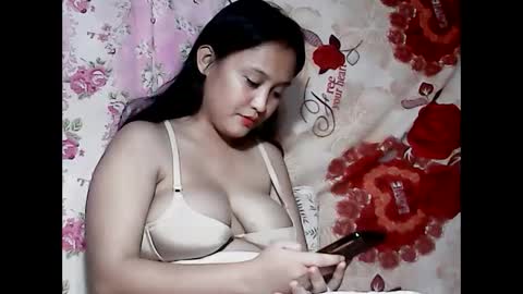 pinay_mama_milkbigboobs online show from February 27, 2025, 5:15 pm