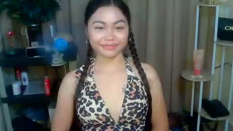 Snapshot of pinay_rosee chatting on April 2, 2026, 12:36 pm pinay_rosee online show from April 2, 2026, 12:36 pm