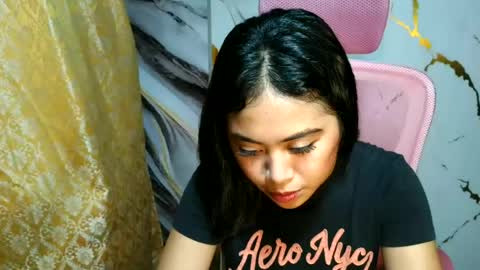 Snapshot of pinay_shinexxx chatting on June 19, 2026, 1:21 am pinay_shinexxx online show from June 19, 2026, 1:21 am