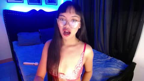 dee online show from October 9, 2025, 12:03 pm