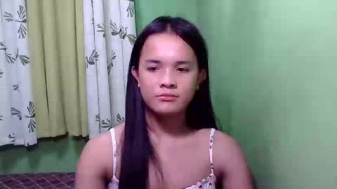 pinaymorena_rhowe online show from December 5, 2024, 2:09 am
