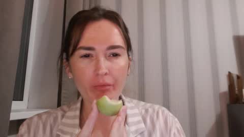       online show from September 18, 2025, 7:05 pm