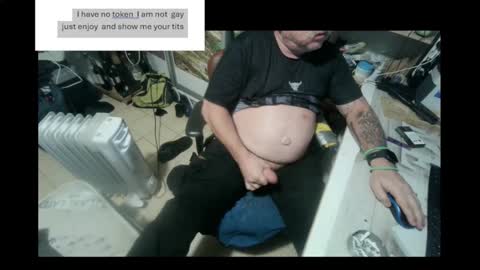 pini_z online show from December 24, 2024, 9:00 pm