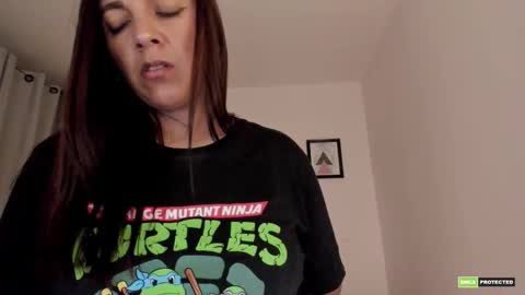 Snapshot of pink_kitten_ chatting on November 9, 2025, 10:19 pm Eli online show from November 9, 2025, 10:19 pm