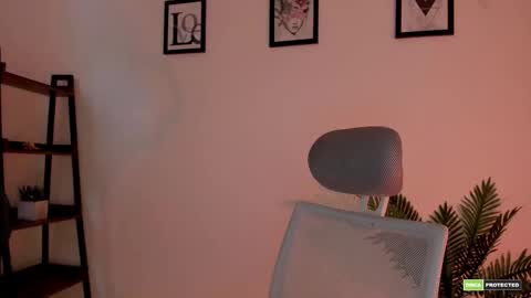 Snapshot of pink_kitten_ chatting on November 23, 2025, 12:27 pm Eli online show from November 23, 2025, 12:27 pm