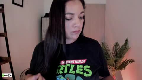 Snapshot of pink_kitten_ chatting on May 9, 2026, 3:17 pm Eli online show from May 9, 2026, 3:17 pm