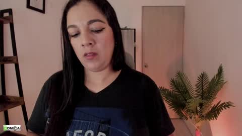 Snapshot of pink_kitten_ chatting on May 17, 2026, 12:56 pm Eli online show from May 17, 2026, 12:56 pm