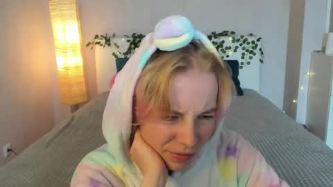 Snapshot of pink_lila18 chatting on September 9, 2025, 8:14 am pink_lila18 online show from September 9, 2025, 8:14 am