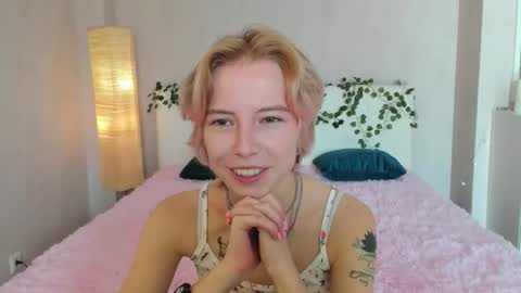 Snapshot of pink_lila18 chatting on September 12, 2025, 8:03 am pink_lila18 online show from September 12, 2025, 8:03 am