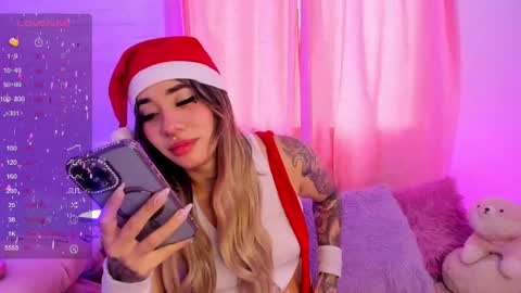 KELLY  online show from December 21, 2024, 6:23 pm