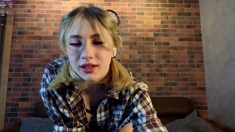 Snapshot of pinkadele chatting on January 23, 2025, 5:45 am Adele online show from January 23, 2025, 5:45 am