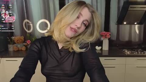 Snapshot of pinkadele chatting on February 12, 2025, 11:29 am Adele online show from February 12, 2025, 11:29 am