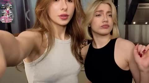 Snapshot of pinkadele chatting on March 11, 2025, 11:23 am Adele online show from March 11, 2025, 11:23 am