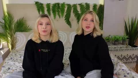 Snapshot of pinkadele chatting on September 29, 2025, 9:47 am Adele online show from September 29, 2025, 9:47 am