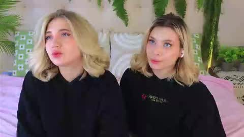 Snapshot of pinkadele chatting on October 20, 2025, 9:32 am Adele online show from October 20, 2025, 9:32 am