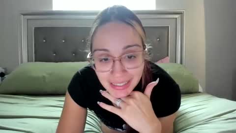 pinkcheetodomain online show from December 2, 2025, 4:13 pm