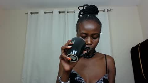 Snapshot of pinkie_ponny chatting on March 8, 2025, 8:35 pm Pinkie online show from March 8, 2025, 8:35 pm