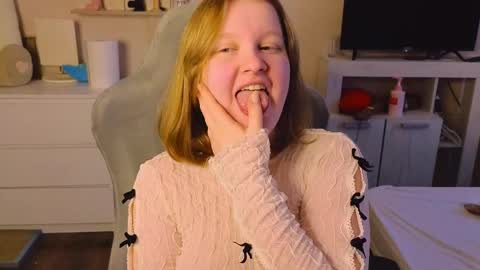 pinkiep1e online show from April 11, 2026, 3:55 am