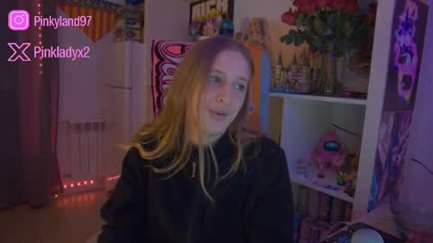 Snapshot of pinkladyx2 chatting on January 16, 2026, 12:03 am pinkladyx2 online show from January 16, 2026, 12:03 am