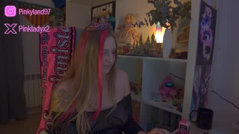 Snapshot of pinkladyx2 chatting on February 15, 2026, 11:45 pm pinkladyx2 online show from February 15, 2026, 11:45 pm