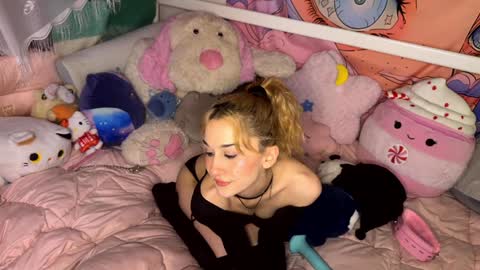 Snapshot of pinkocean3 chatting on January 21, 2025, 7:06 pm Gwenie online show from January 21, 2025, 7:06 pm