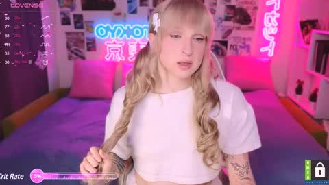 pinkvenom_ online show from February 9, 2025, 7:52 pm