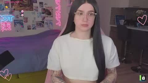 pinkvenom_ online show from June 15, 2026, 7:54 am