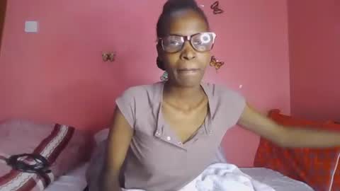 pinky_cockoo online show from May 10, 2026, 3:12 am