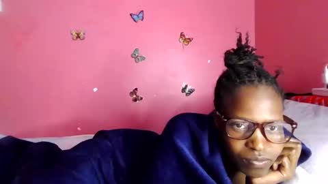 pinky_cockoo online show from June 3, 2026, 3:09 am