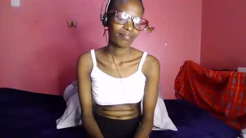 pinky_cockoo online show from June 7, 2026, 3:38 pm