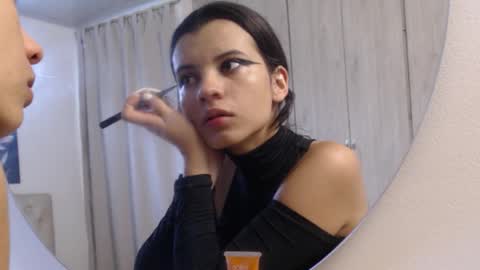 pinky_f00x online show from December 5, 2025, 7:43 pm