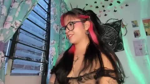 Snapshot of pinky_promiseex chatting on July 2, 2026, 11:22 pm pinky_promiseex online show from July 2, 2026, 11:22 pm