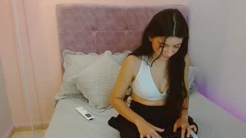 Perla online show from March 26, 2026, 2:33 pm