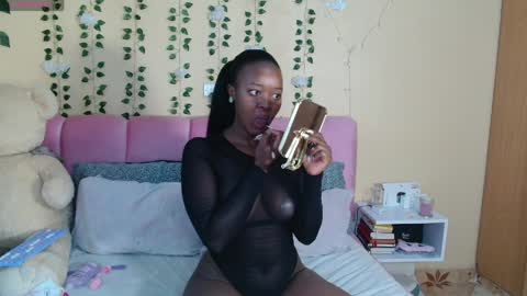 Pinky online show from March 26, 2026, 2:00 pm