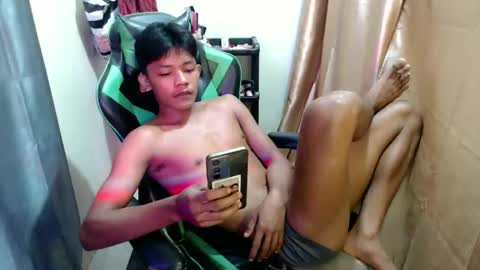 pinoy_cuteboy69 online show from May 21, 2026, 6:53 am